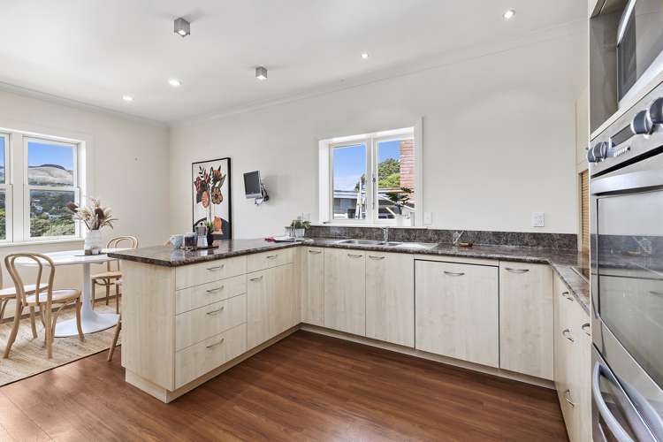 4 Te Reinga View Tawa_5