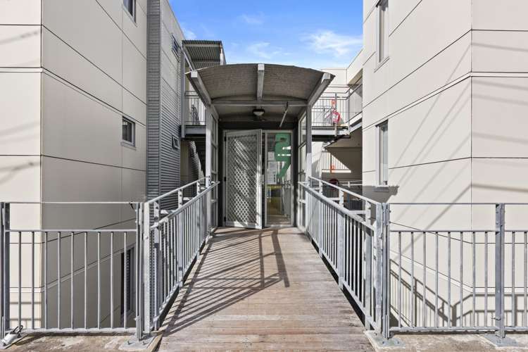 11A/27 Hanson Street Mount Cook_21