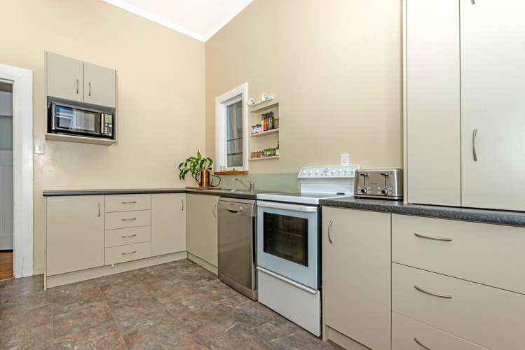 129 Iranui Road Inner Kaiti_8