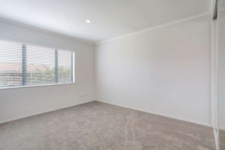 2d Reid Road New Lynn_13