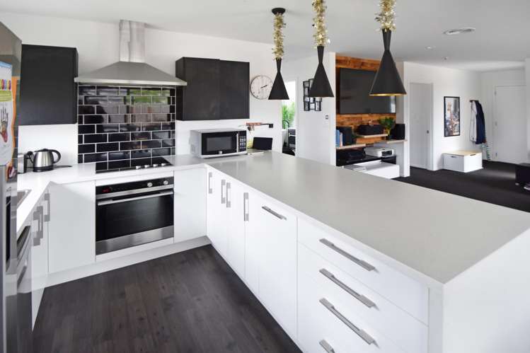 15 Lakeland Avenue Twizel_5