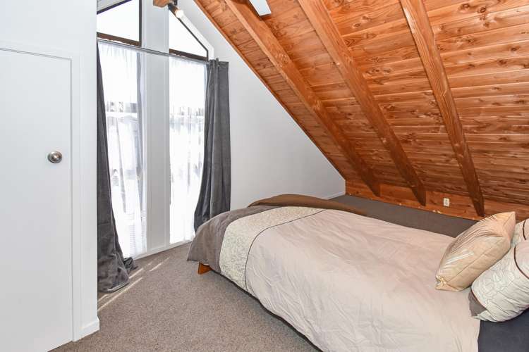 10 Kingsclere Place Goodwood Heights_12