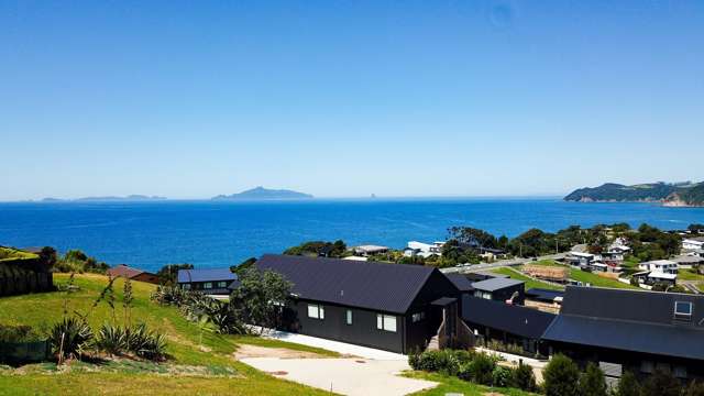 16B Blue Moon Rise Langs Beach_1