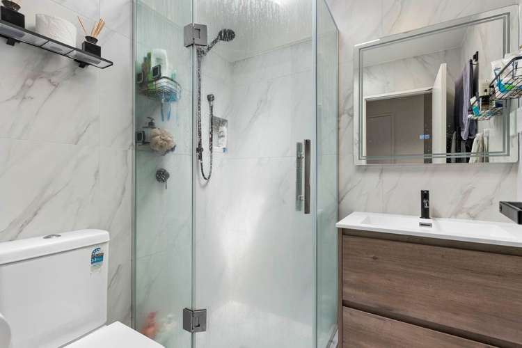 33 Kiato Lane Flat Bush_15