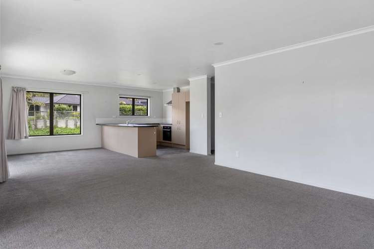 28/19 Glencarron Place Bethlehem_5
