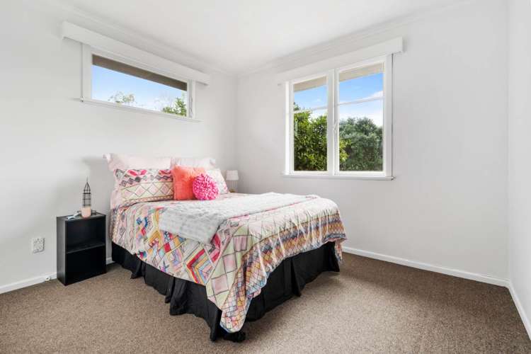 2 Helena Street Massey_15