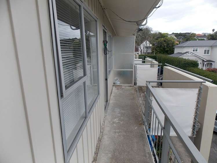 2/8 Shackleton Road Mount Eden_11