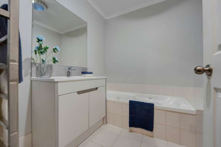 42 Farmdale Court Flat Bush_20