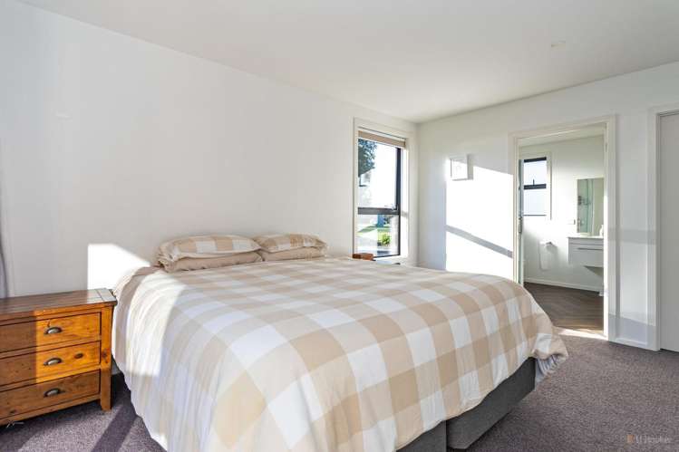 123 Oak Street Orari_10