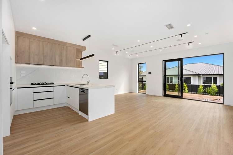 80C Tukutata Crescent Milldale_2