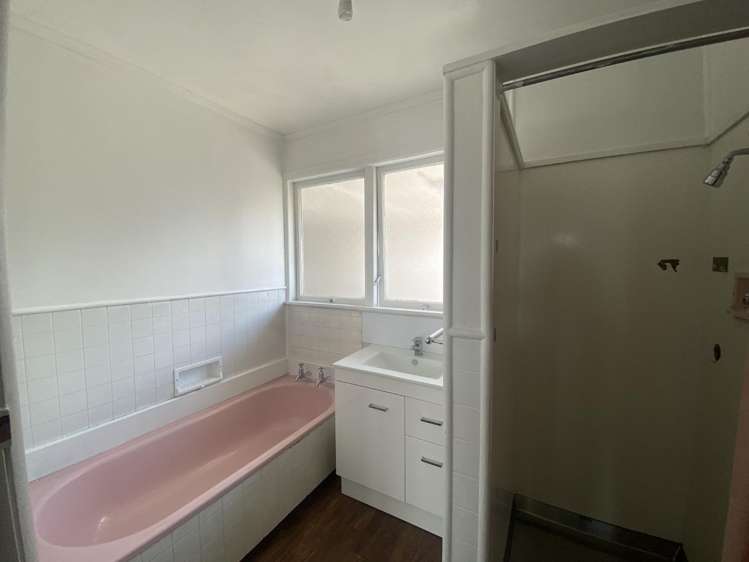 1370 Victoria Street 3283_5