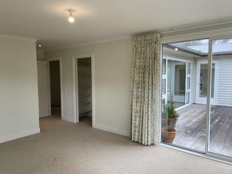 525 Muritai Road (House) 10600_8