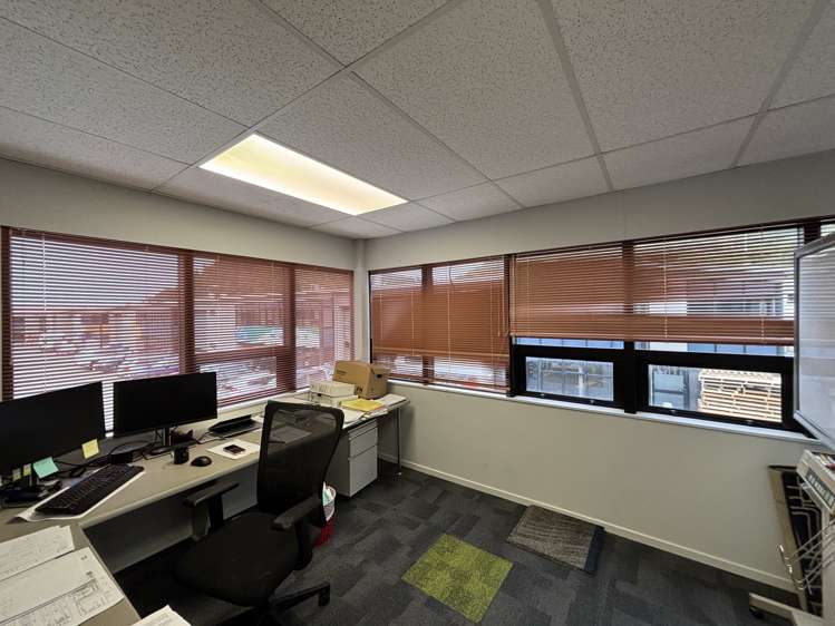 9/4 Glover Street Ngauranga_6