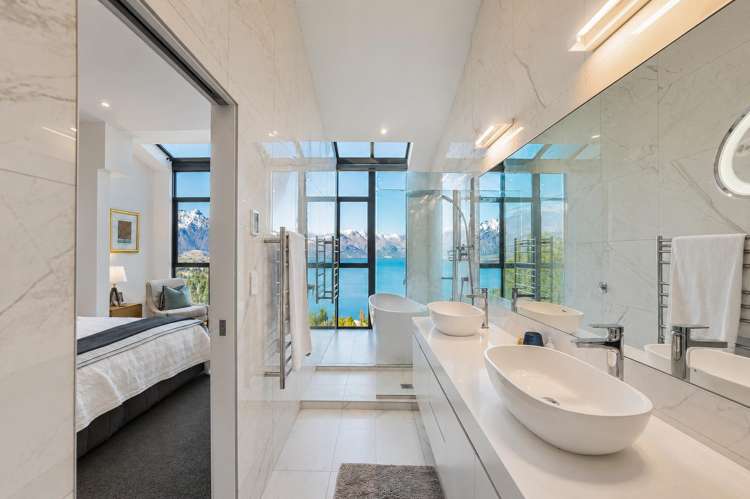 2 Jade Lake Crescent Fernhill_11