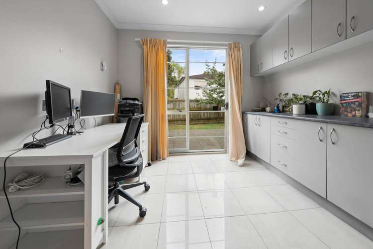 56 Amberwood Drive Northpark_16