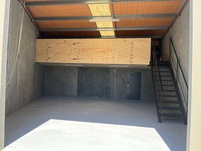 10-12 Francis Way Roslyn_2