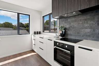 6 Blackhawk Close_4