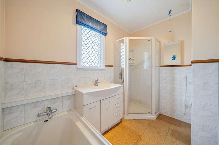 28 Golf Road Manor Park_19