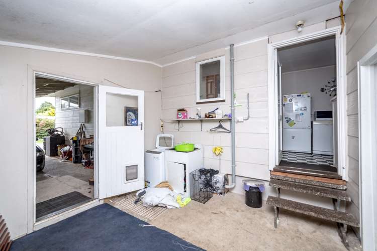 16a Clifton Avenue Carterton_12