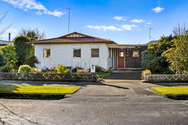 Great location, downsizing or investment