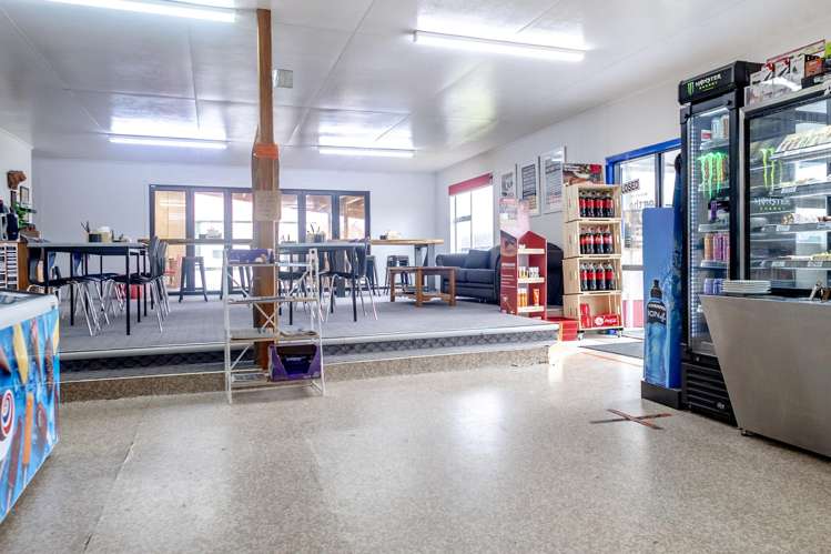 33 Main Road Harihari_31