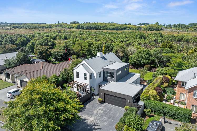 87 Travis Country Drive Burwood_25