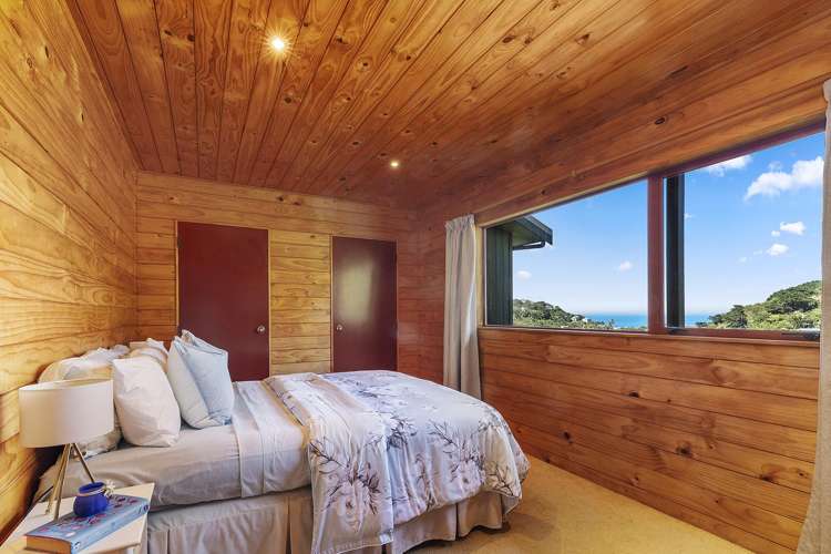 14a Domanski Crescent Owhiro Bay_9