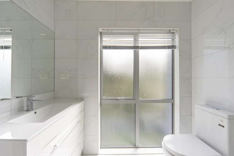 1/13 Crosher Place Hillcrest_10