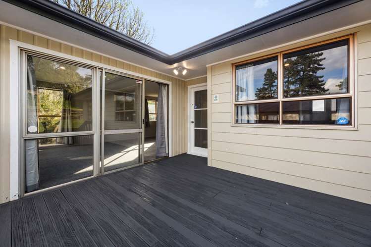 15 Splitt Avenue Glenview_12