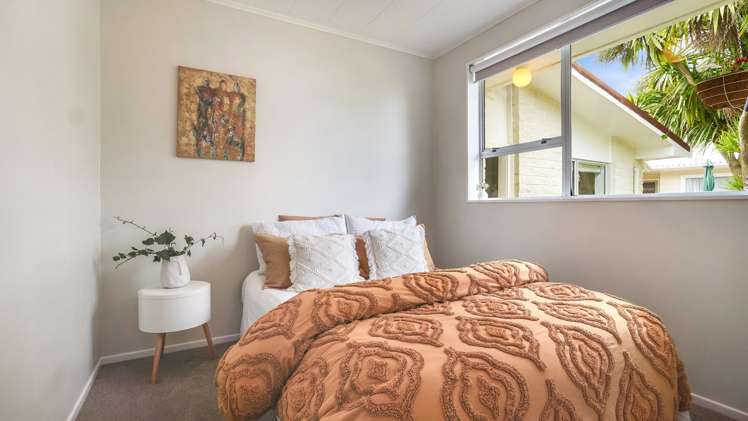 1/10 Denver Grove Totara Park_9