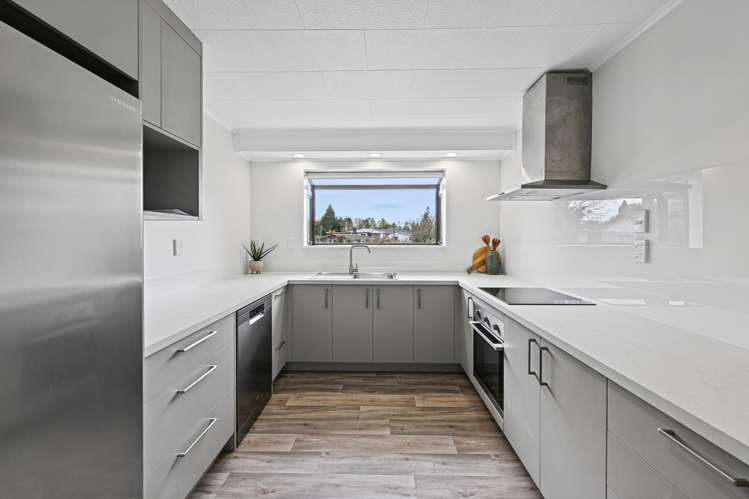 8B Wharepaina Crescent Springfield_7
