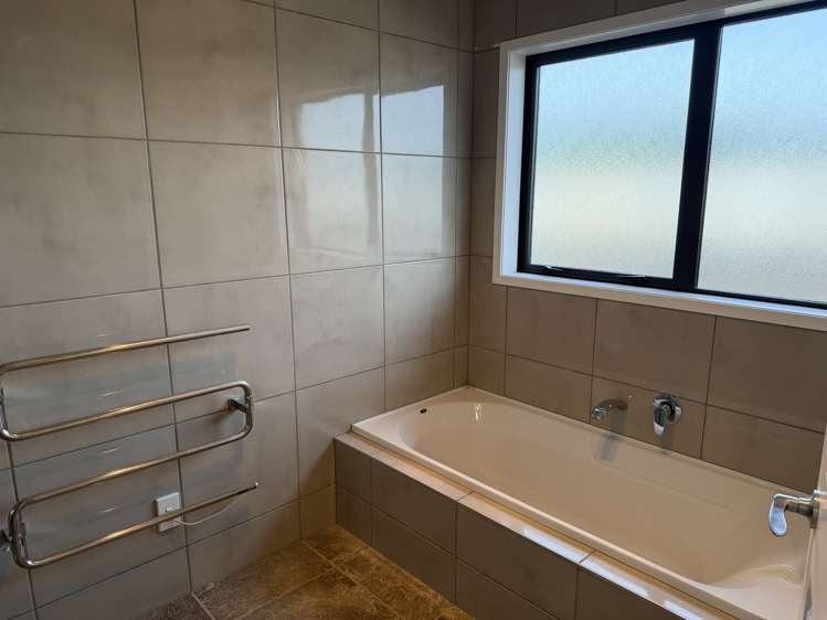 10 Caldera Crescent Pyes Pa_25