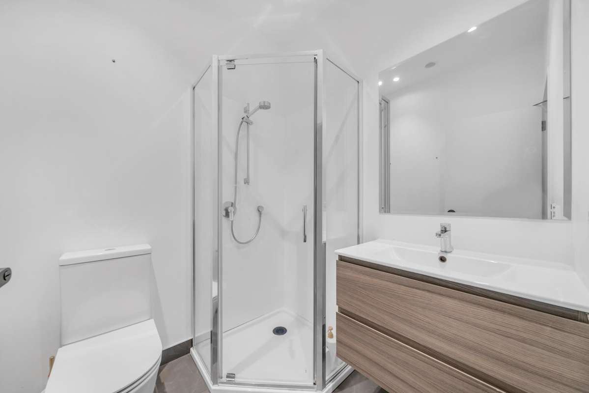 404/553c Glenfield Road_4