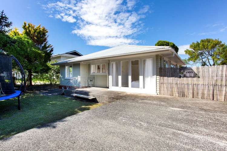 6 Ahiriri Avenue Avondale_11