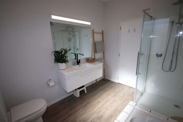 10 Middle Road Allenton_11