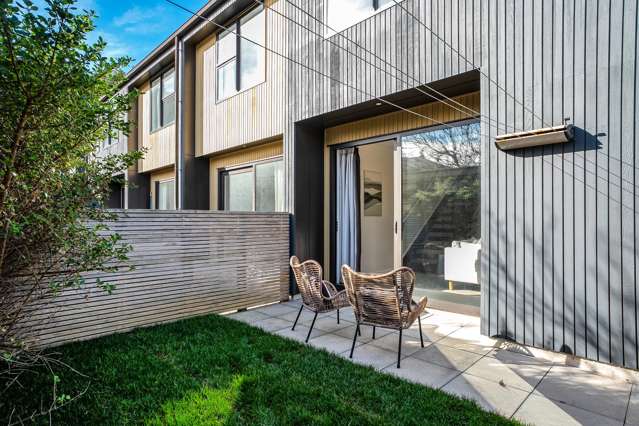 7/20 Trent Street Island Bay_2
