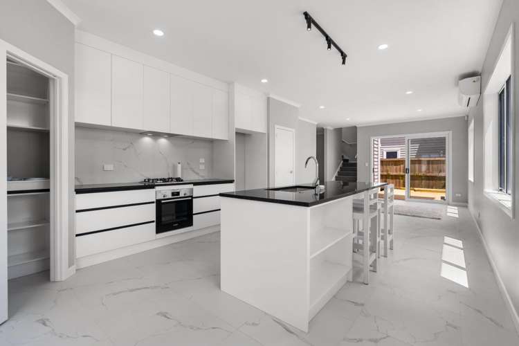 49 McCorquindale Drive 2743_1