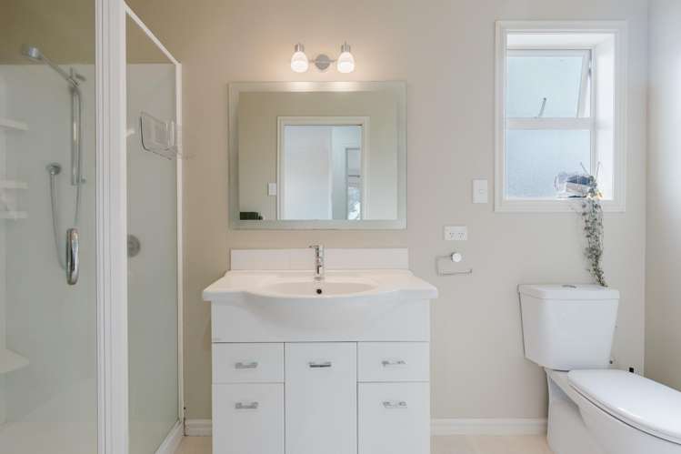 55 Plunket Terrace Hamilton East_11