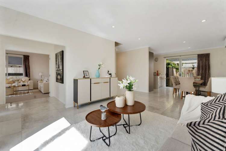 35 Mackay Drive Greenhithe_3