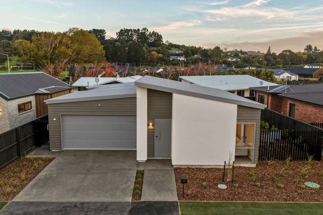 Relaxed Modern Living with Lasting Appeal