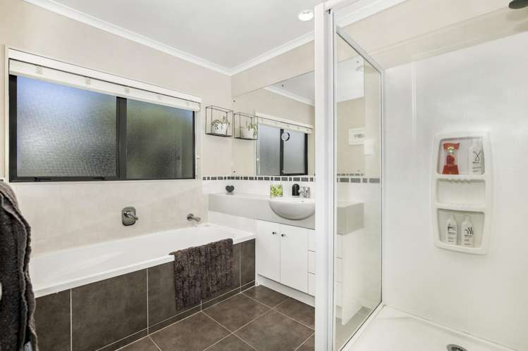 11 Belfry Place Wattle Downs_8