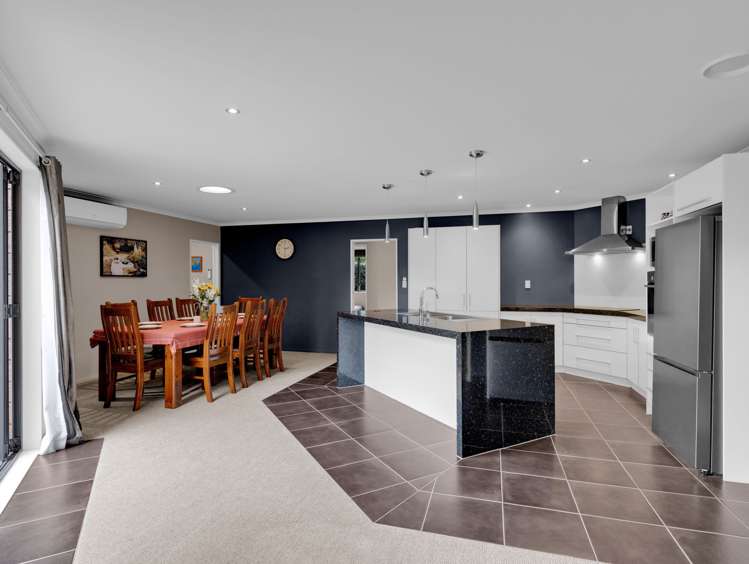 48 Wiltshire Drive Huntington_7