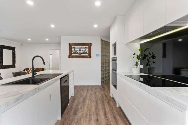 1162 East Coast Road Kaiaua_6