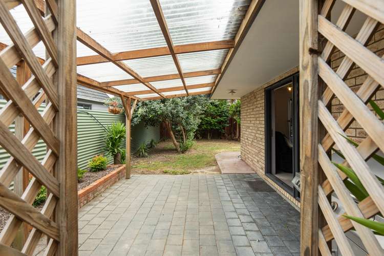 38b Dillons Point Road Islington_23