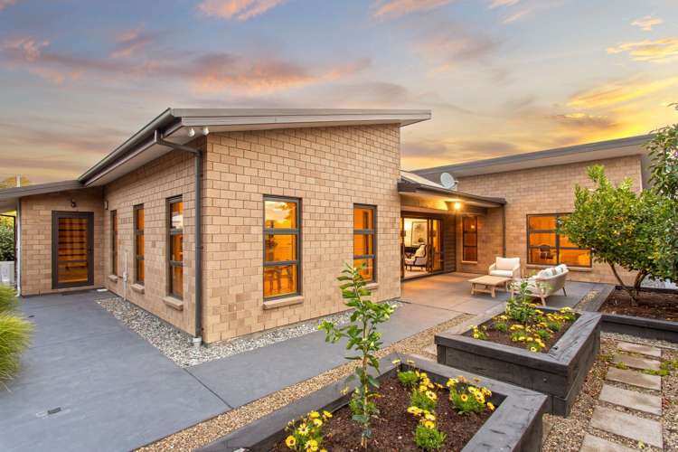 11 The Wickets Hillmorton_1