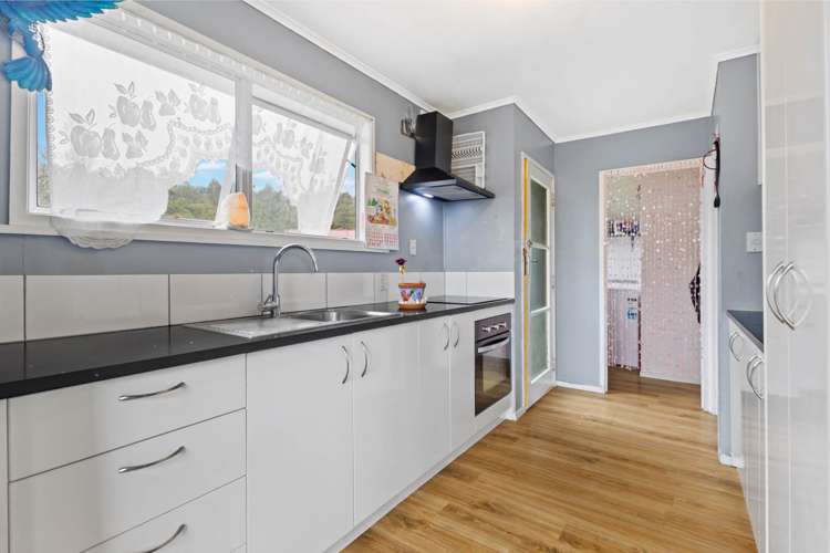 24 Redcrest Avenue_5