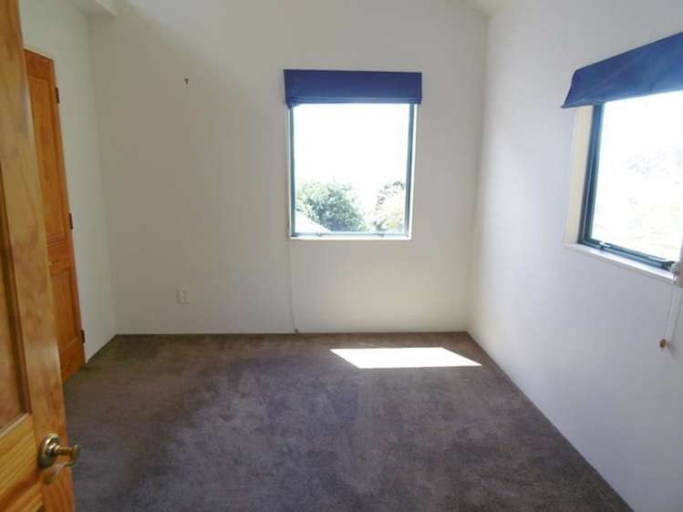 128 Beach Road Te Atatu Peninsula_10