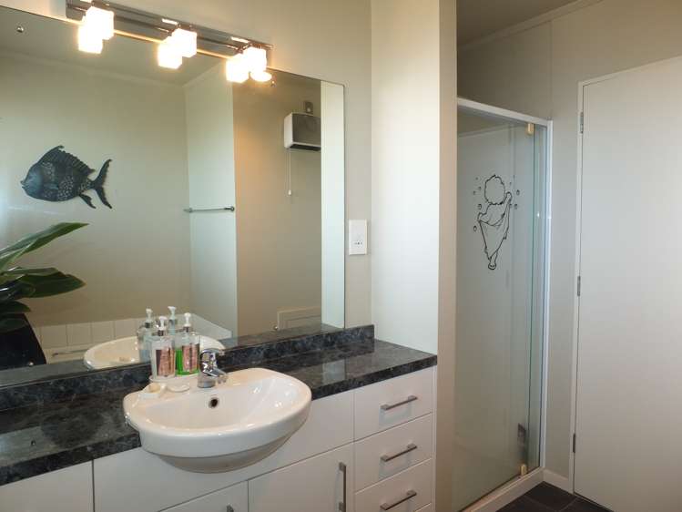 150 Pages Road Marchwiel_13