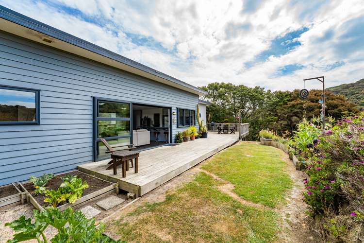 1420 Taieri Mouth Road Taieri Mouth_12