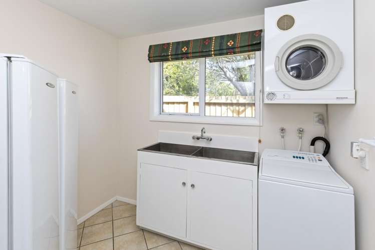 53 Waitikiri Drive Parklands_18